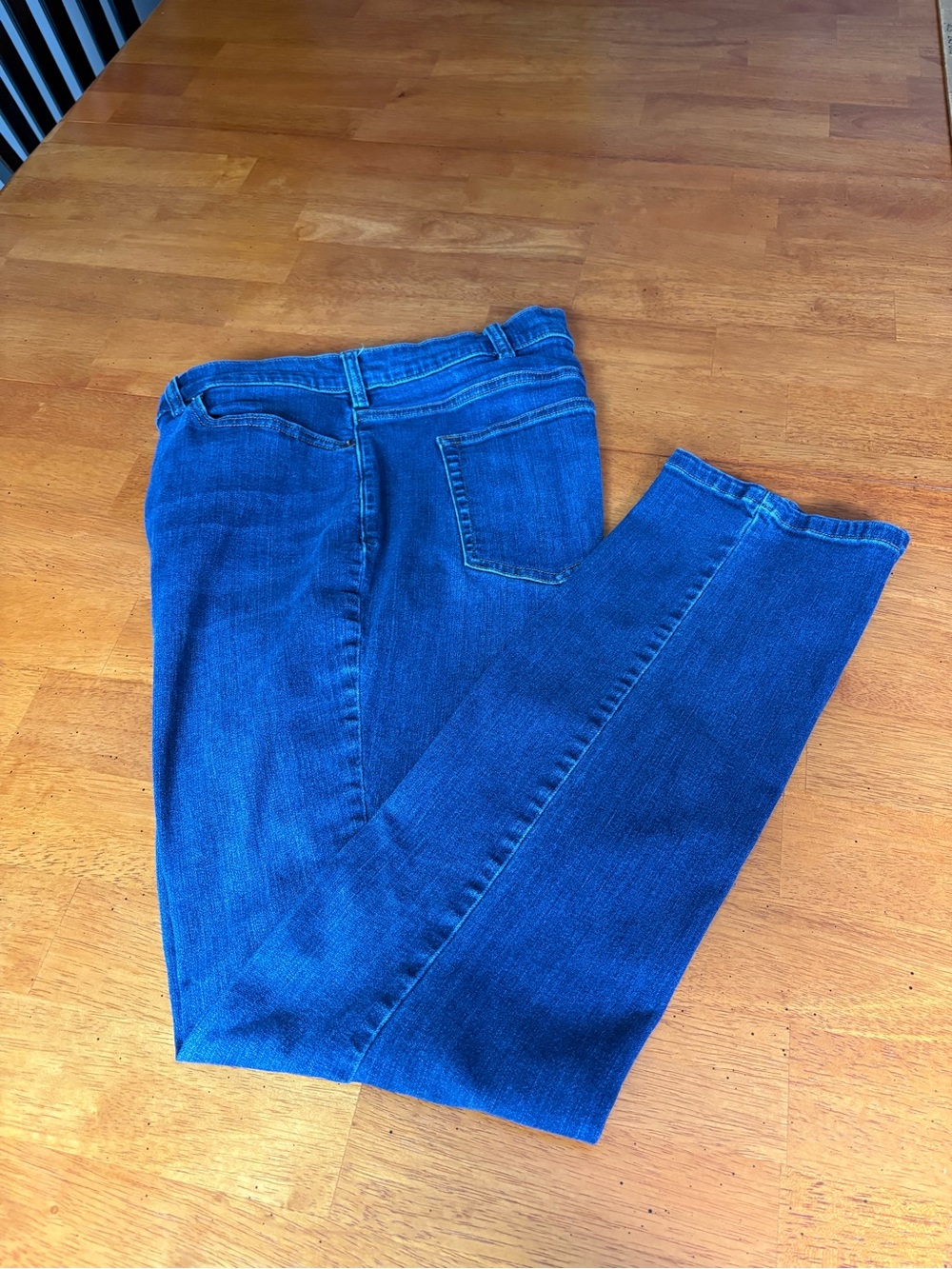 Duluth Women’s Straight Leg Jeans – Size 16